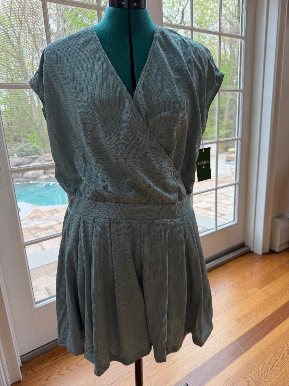 NWT Halara V neck Short Sleeve Pocket Waffle Casual Romper size L
